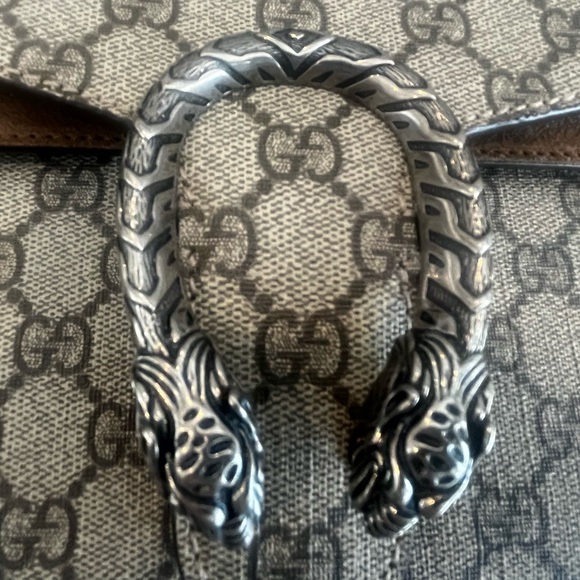 Mint Condition Gucci Dionysus handbag . See my other reviews of designer bags! - Picture 5 of 15